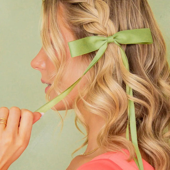 Green Bow Clip